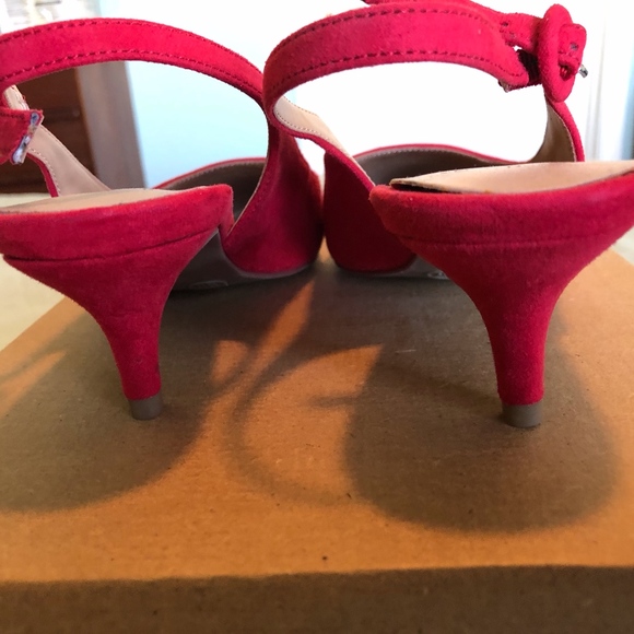 Red microsuede slingback Heels Size 6W - Picture 3 of 4